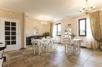 Villa Malvasio - Piscina & Suite Idromassaggio - breakfast