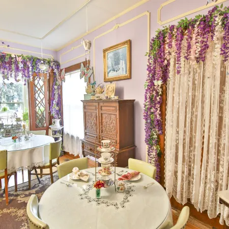 Mathis House, A Victorian Bed & Breakfast and Tea Room at 600 Main