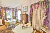 Mathis House, A Victorian Bed & Breakfast and Tea Room at 600 Main - Morgenmad