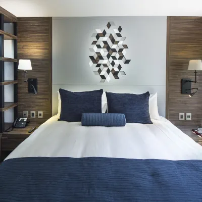 FlowSuites WTC Hoteles cerca de Polyforum Siqueiros
