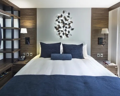 FlowSuites WTC Hotels near Poliforum Siqueiros
