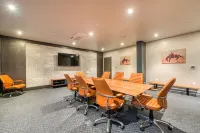 Hotel Lexen Newhall & Santa Clarita - Near Six Flags Magic Mountain