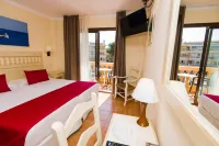Bell Port Hotel Hotels near Cala Agulla
