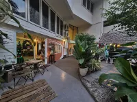 โฮม 16 โรงแรมใกล้สวนเบญจกิตติ