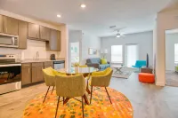 Grand Two Bedroom Two Bathroom Apartment with Balcony by the Scholar Các khách sạn ở Gainesville