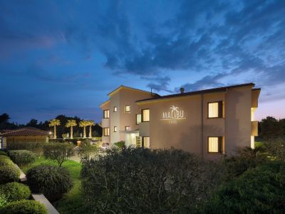 Malibu Grand Royale – Luxury Group Villa