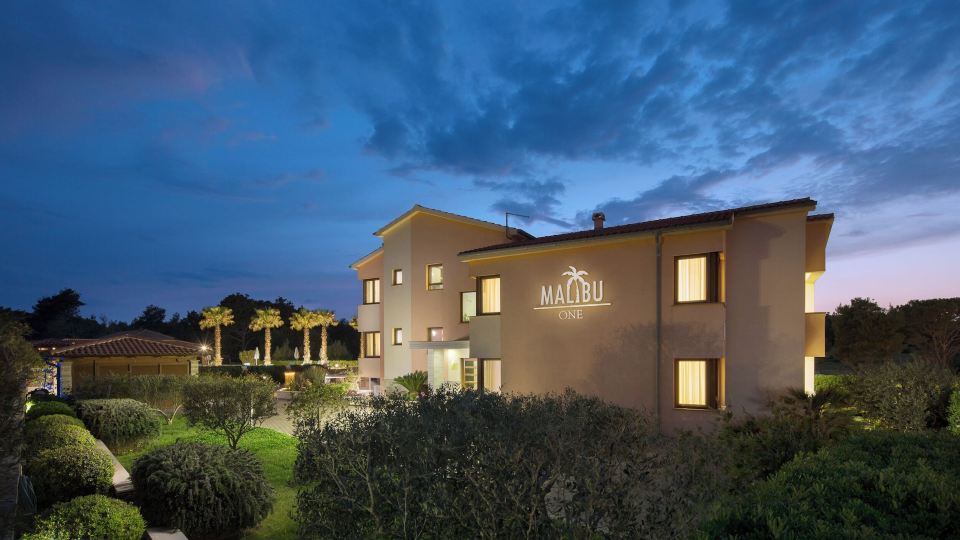 Malibu Grand Royale – Luxury Group Villa