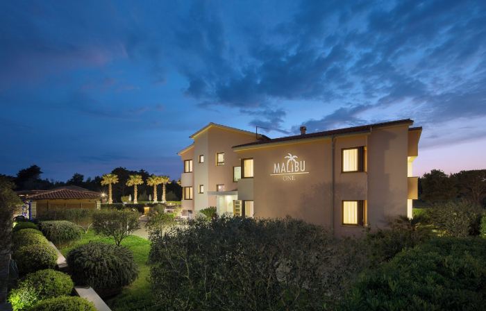 Malibu Grand Royale – Luxury Group Villa