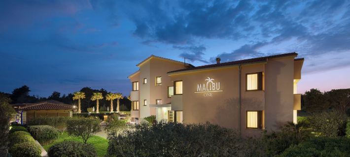 Malibu Grand Royale – Luxury Group Villa Hotels in Vir