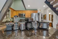 Spacious A-Frame Pines Cabin 12 Beds Loft Game Room