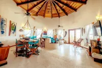 Indigo Belize 2c 3臥室公寓 by RedAwning