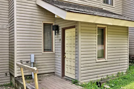 Hemlock Ridge 2B- Charming Two Floor Condo in the Heart of Killington, Perfect! Condo