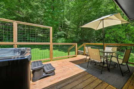 The Sherridan 2 Bedroom Cabin by RedAwning