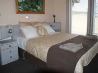 AAA Granary Accommodation Hotels in Devonport