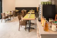 Outlet Hotel - Morgenmad