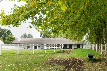 Crestwood Отели в г. Howick