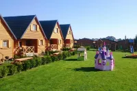 Holiday Homes with Terraces, Close to the Beach