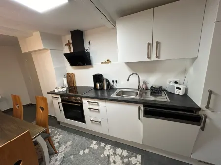 Hänsel Und Gretel Отели рядом с достопримечательностью «Cathedral of Saint George»