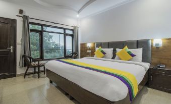 Itsy Hotels Peak View, 300 MTS from Mall Road