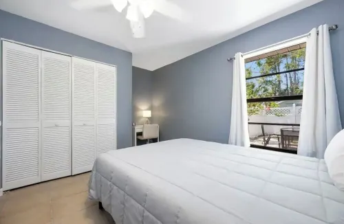 Cozy Home-Centrally located-pet friendly 10min from airport & 2min from FGCU