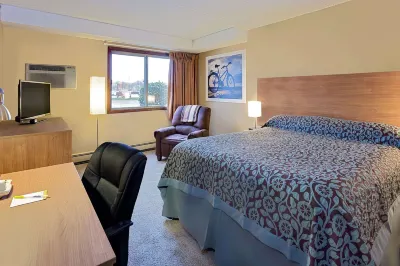 Days Inn by Wyndham Winona Hotels in Winona