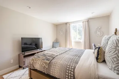 Lux Apartment on Hill Close to SF Hotels near Bad Axe Throwing San Francisco