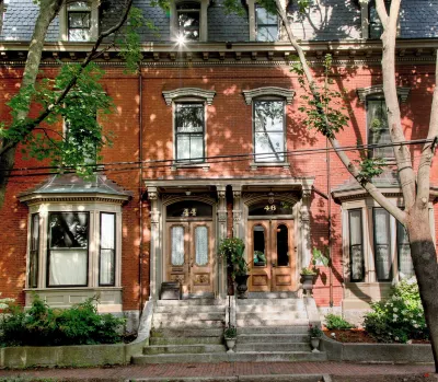 Blind Tiger Portland - Carleton Street Hotel di 