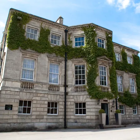 Best Western Plus Aston Hall Hotel Отели в г. Астон