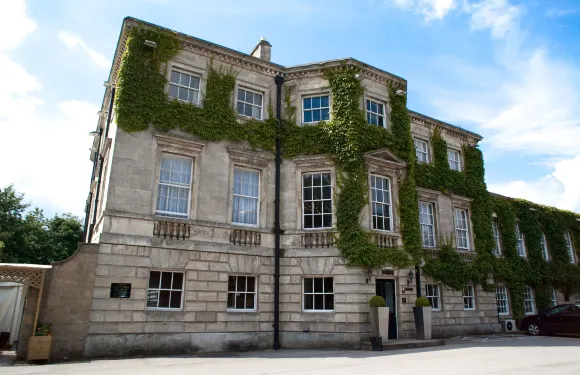 貝斯特韋斯特Plus阿斯頓霍爾酒店