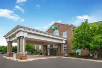 Holiday Inn Express & Suites Warrenton فنادق في Warrenton