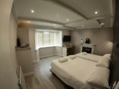 Debden Guest House Hotels in Uxbridge