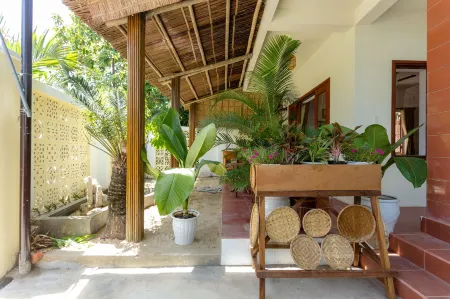 Red Flower Cottages Homestay Отели рядом с достопримечательностью «Cham Islands»