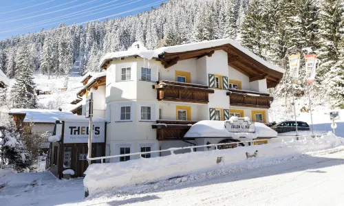 Arlen Lodge Hotel