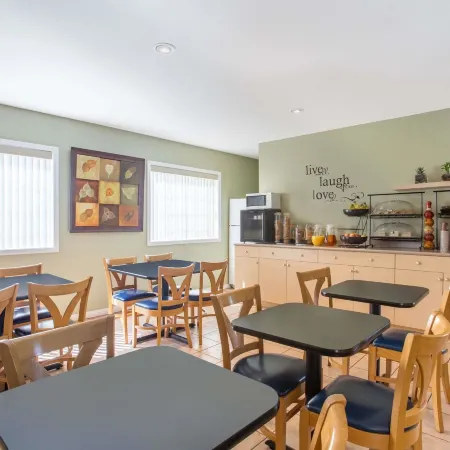 Grand Forks Inn