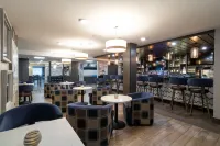 Oxford Suites Portland - Jantzen Beach Hotel di Portland