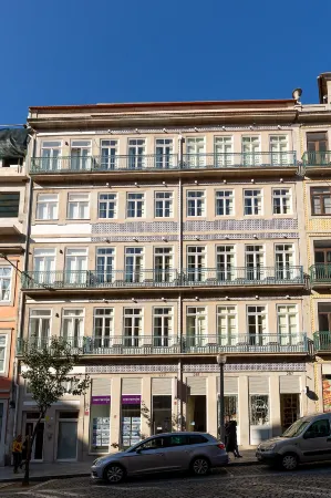 RS Porto Historic Center Отели рядом с достопримечательностью «Church of Santa Clara»