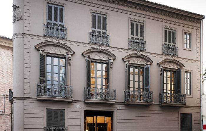 Caro Hotel