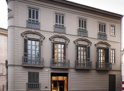 Caro Hotel
