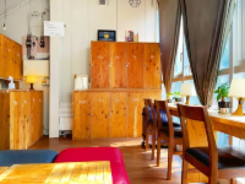 奇魯魯咖啡廳&青年旅館