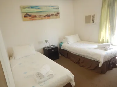 Charming, Private 3-Bedroom Cottage by the Bay Hotels in Manly
