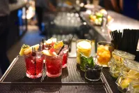 Sheraton Redding Hotel at the Sundial Bridge - Quầy bar