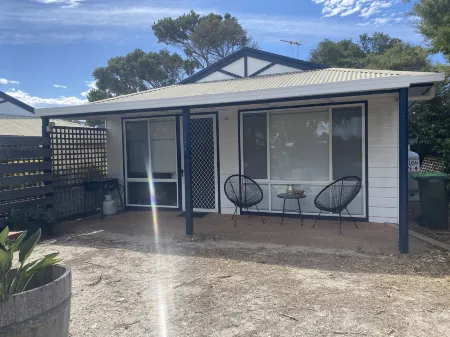 90 Mile Beach House & Villas