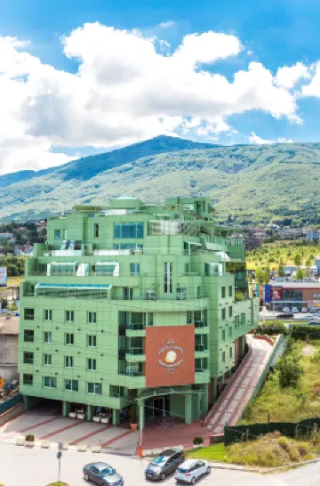 地與人温泉酒店