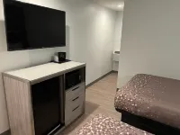 112 Motel Hotels in Medford