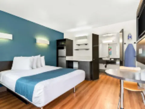 Studio 6 Suites Carpinteria, CA–Santa Barbara-South Hotels in Carpinteria