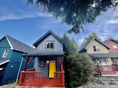 Waterfront Timber Frame Cottage!