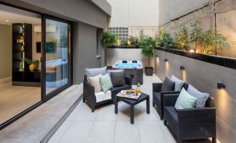 47 Luxury Suites