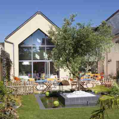 Logis Hôtel Ô en Couleur Hotel Exterior