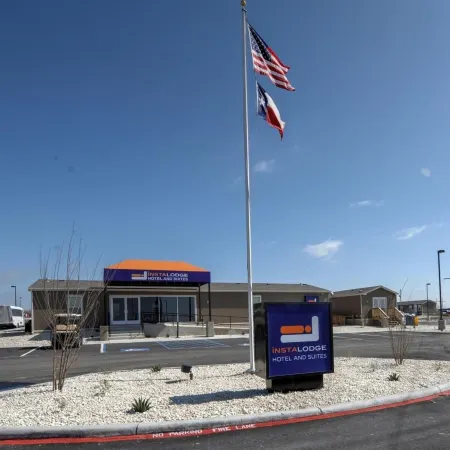 Instalodge Hotel and Suites Karnes City