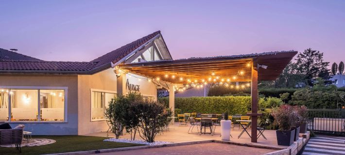 Kyriad Lyon Est - Bron Eurexpo le Cottage Hotéis em Rhone